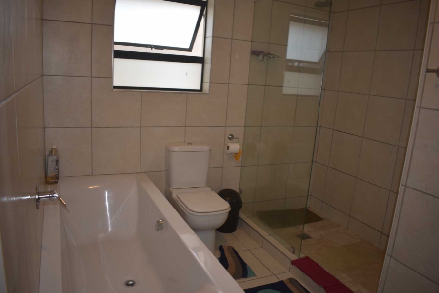 4 Bedroom Property for Sale in Beacon Bay Eastern Cape